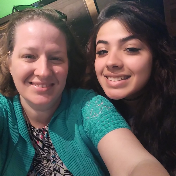 Meet your Posher, Pamela - Picture 4 of 6